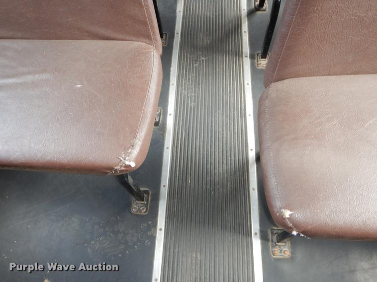 image for item DB8389 2004 International CE300 school bus