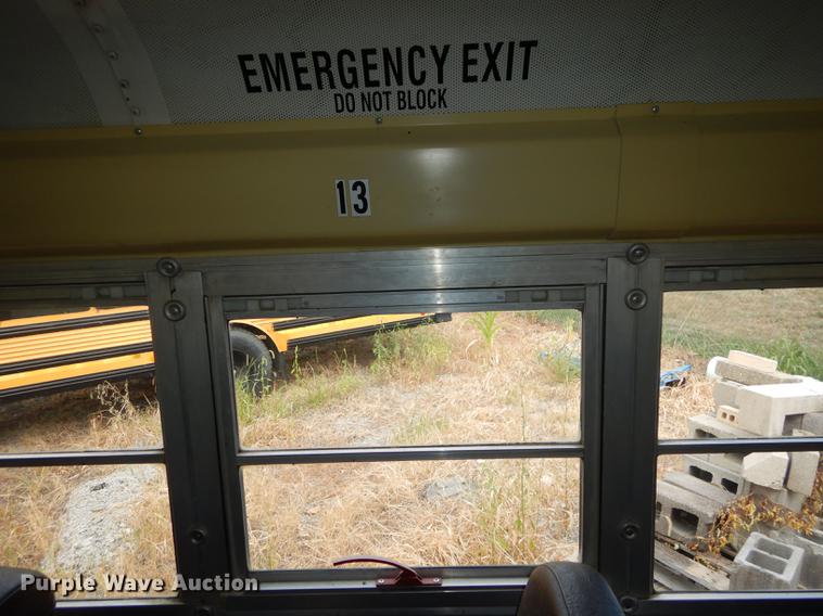 image for item DB8389 2004 International CE300 school bus