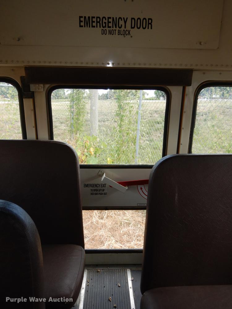 image for item DB8389 2004 International CE300 school bus