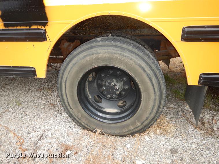 image for item DB8389 2004 International CE300 school bus