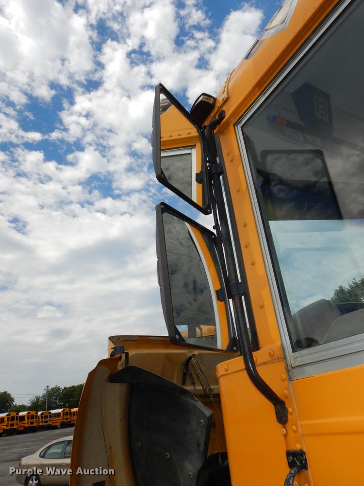 image for item DB8389 2004 International CE300 school bus