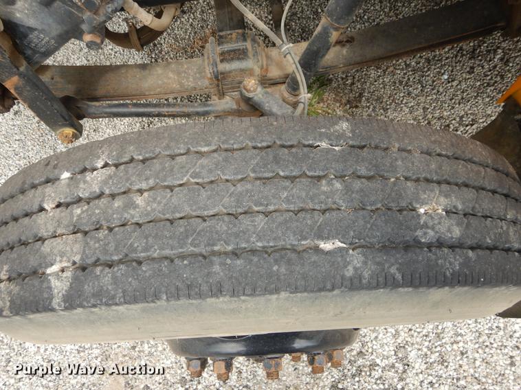 image for item DB8389 2004 International CE300 school bus