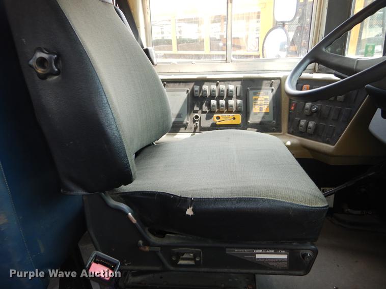 image for item DB8390 2000 Freightliner FS65 Thomas school bus