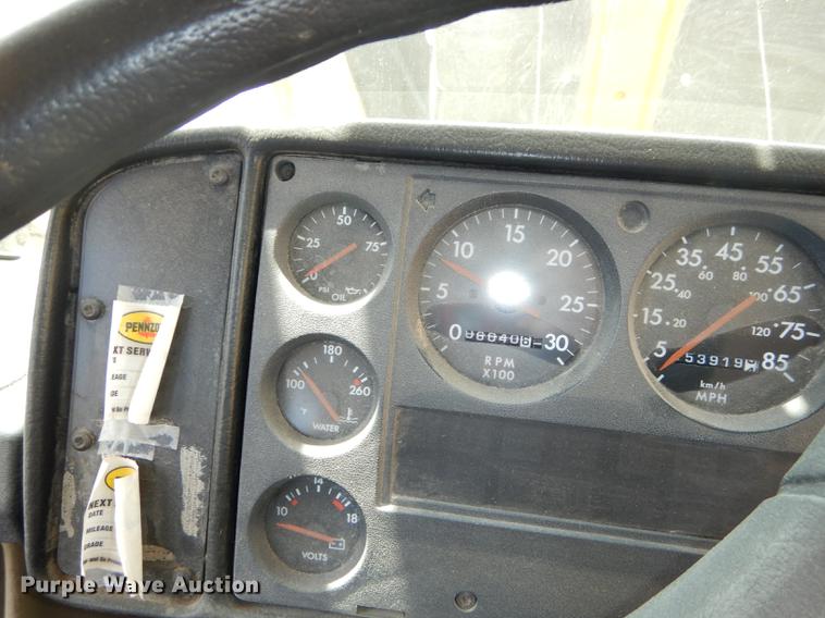 image for item DB8390 2000 Freightliner FS65 Thomas school bus