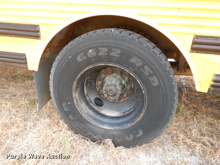 image for item DB8390 2000 Freightliner FS65 Thomas school bus