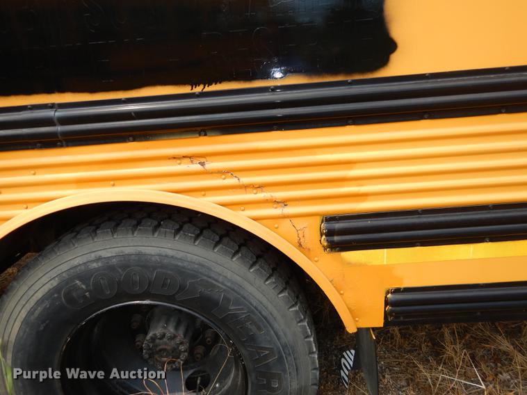 image for item DB8390 2000 Freightliner FS65 Thomas school bus