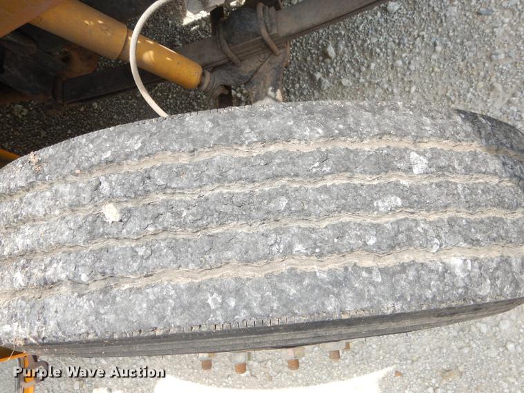 image for item DB8392 1999 International 3800 Am Tran school bus