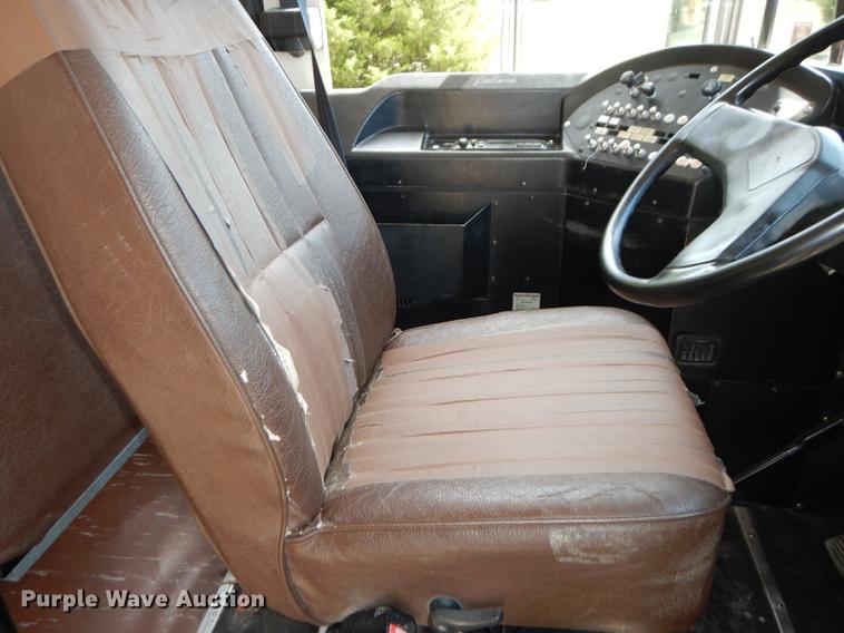 image for item DB8392 1999 International 3800 Am Tran school bus