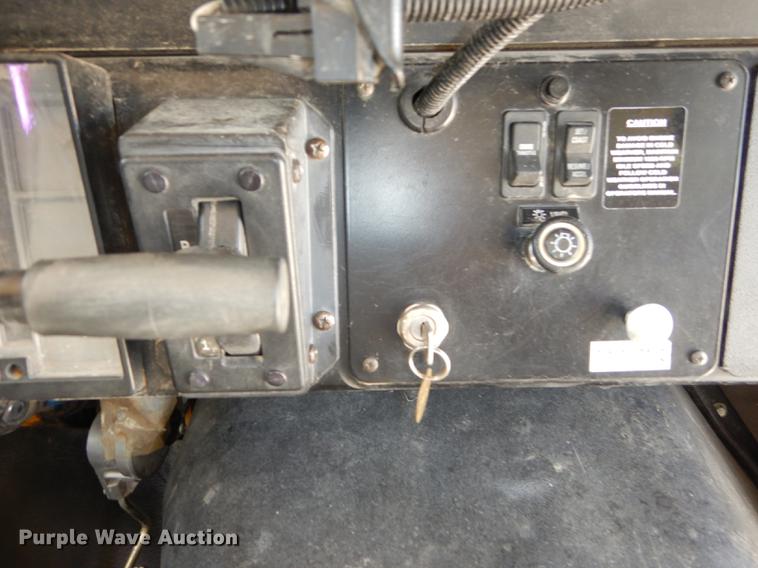 image for item DB8392 1999 International 3800 Am Tran school bus