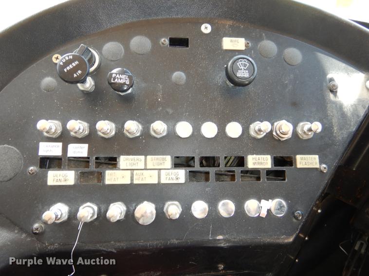 image for item DB8392 1999 International 3800 Am Tran school bus