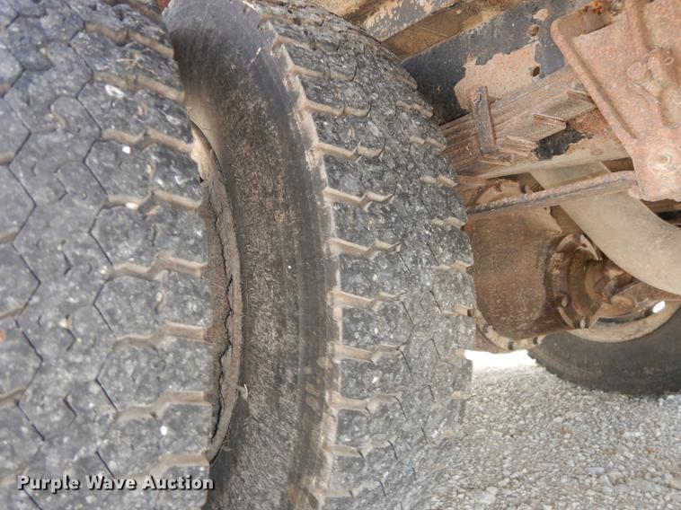 image for item DB8392 1999 International 3800 Am Tran school bus