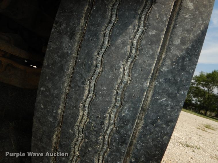 image for item DB8393 2001 International 3800 ATC school bus