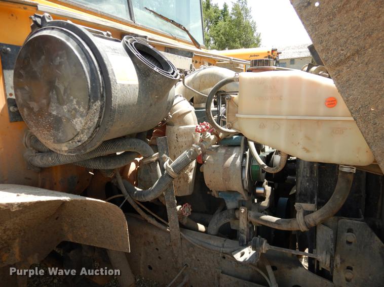 image for item DB8393 2001 International 3800 ATC school bus