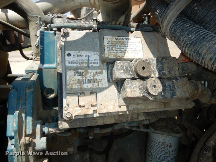 image for item DB8393 2001 International 3800 ATC school bus