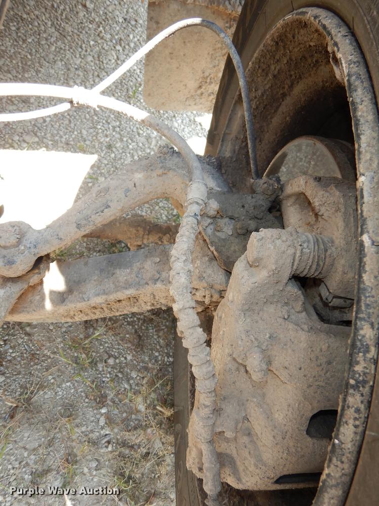 image for item DB8393 2001 International 3800 ATC school bus