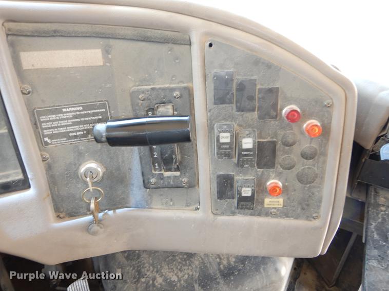 image for item DB8393 2001 International 3800 ATC school bus