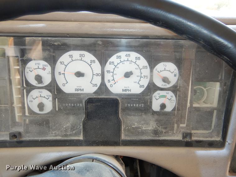 image for item DB8393 2001 International 3800 ATC school bus