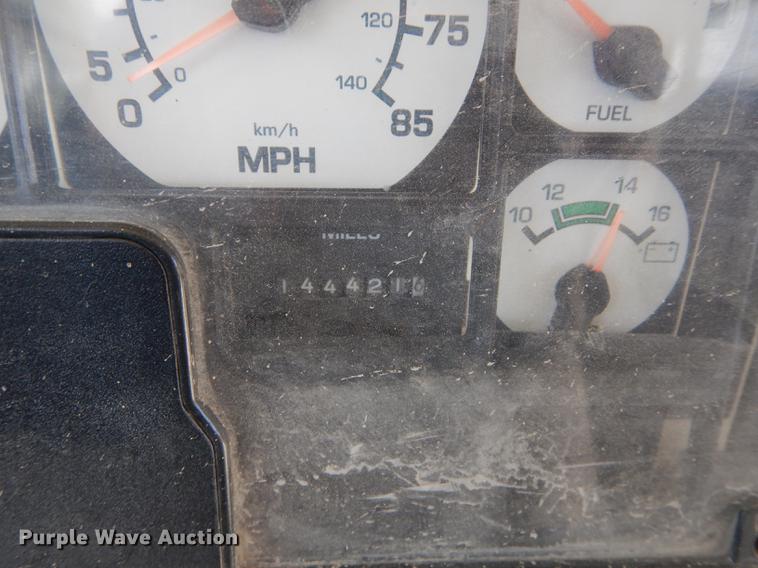 image for item DB8393 2001 International 3800 ATC school bus