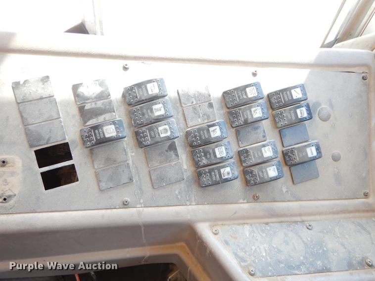 image for item DB8393 2001 International 3800 ATC school bus