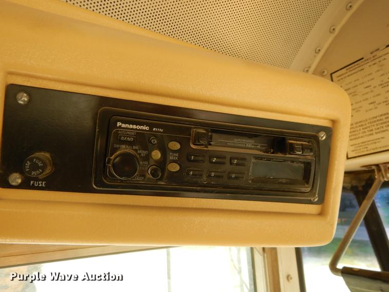 image for item DB8393 2001 International 3800 ATC school bus