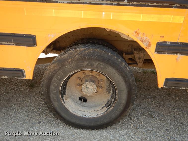 image for item DB8393 2001 International 3800 ATC school bus