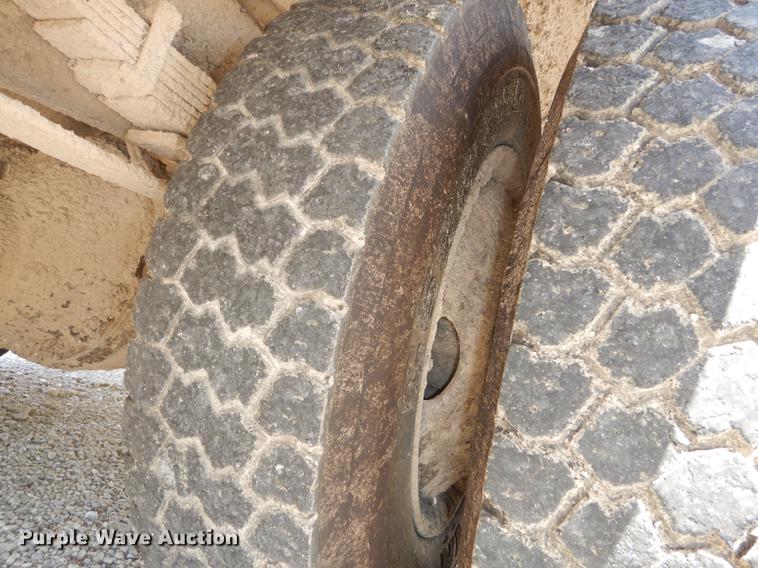 image for item DB8393 2001 International 3800 ATC school bus