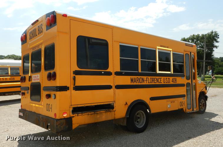 image for item DB8394 2000 Ford Econoline E450 Super Duty Collins school bus