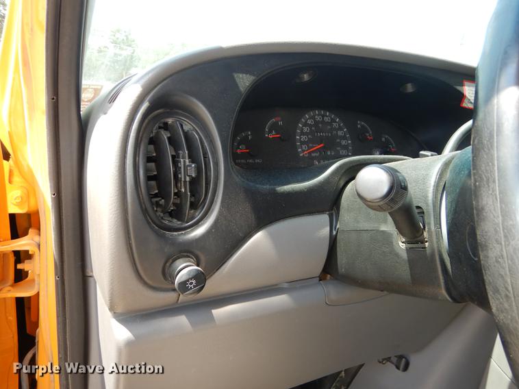 image for item DB8394 2000 Ford Econoline E450 Super Duty Collins school bus