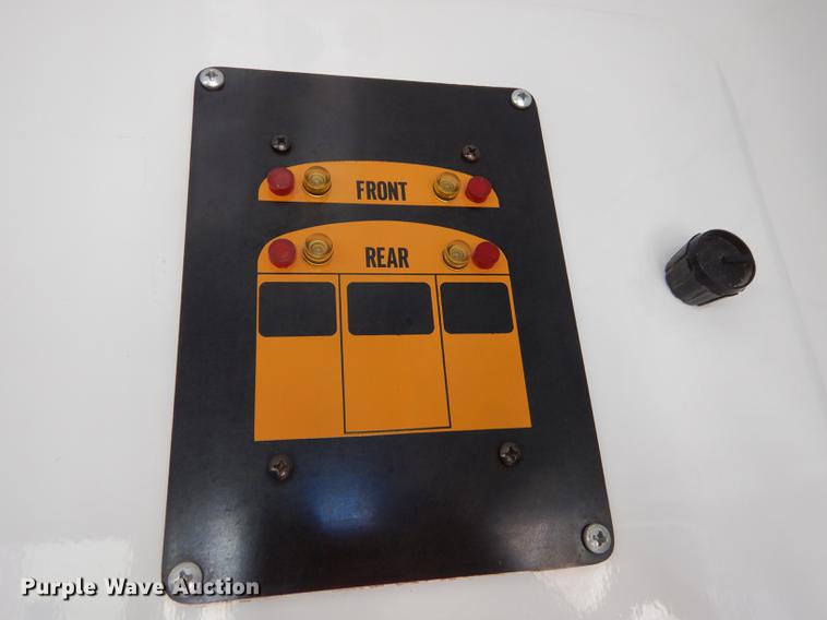 image for item DB8394 2000 Ford Econoline E450 Super Duty Collins school bus