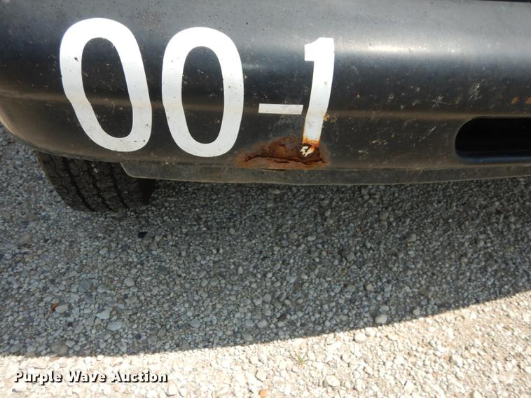 image for item DB8394 2000 Ford Econoline E450 Super Duty Collins school bus