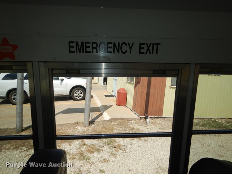 image for item DB8394 2000 Ford Econoline E450 Super Duty Collins school bus