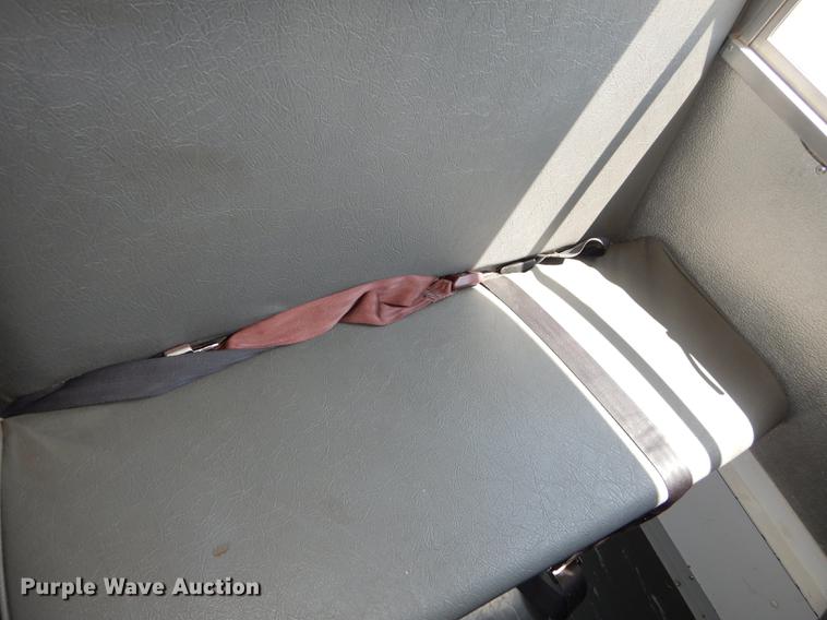 image for item DB8394 2000 Ford Econoline E450 Super Duty Collins school bus