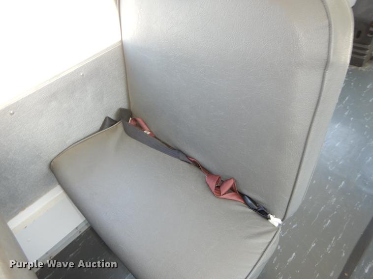 image for item DB8394 2000 Ford Econoline E450 Super Duty Collins school bus