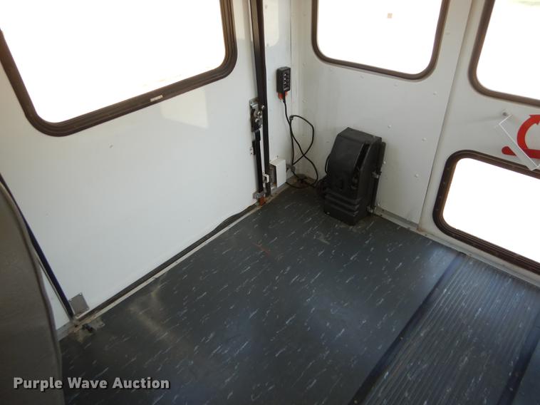 image for item DB8394 2000 Ford Econoline E450 Super Duty Collins school bus