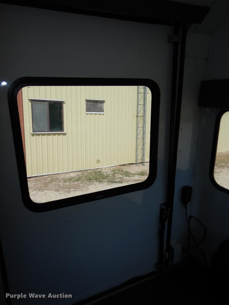 image for item DB8394 2000 Ford Econoline E450 Super Duty Collins school bus