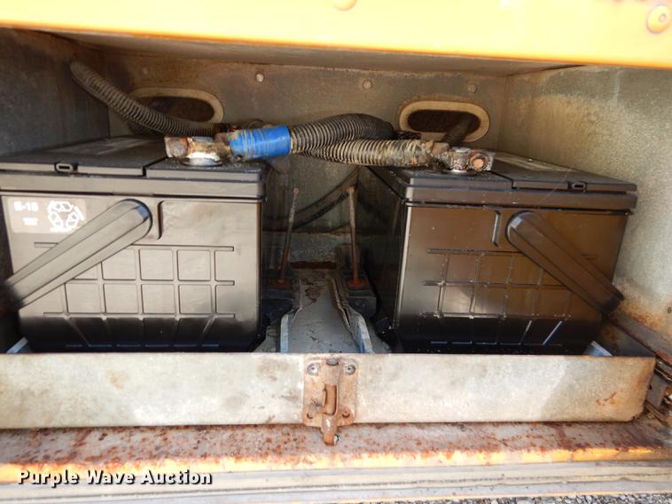 image for item DB8394 2000 Ford Econoline E450 Super Duty Collins school bus