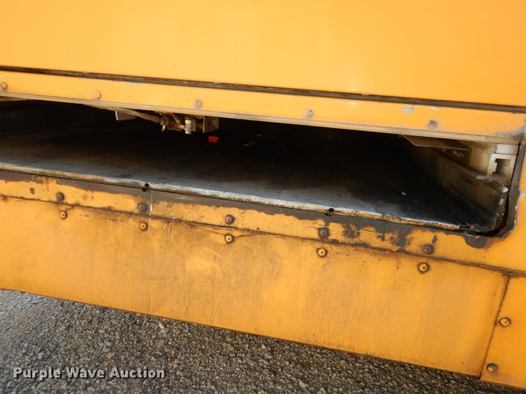 image for item DB8394 2000 Ford Econoline E450 Super Duty Collins school bus