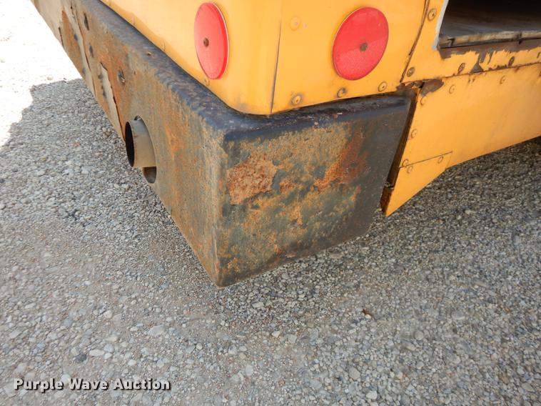 image for item DB8394 2000 Ford Econoline E450 Super Duty Collins school bus