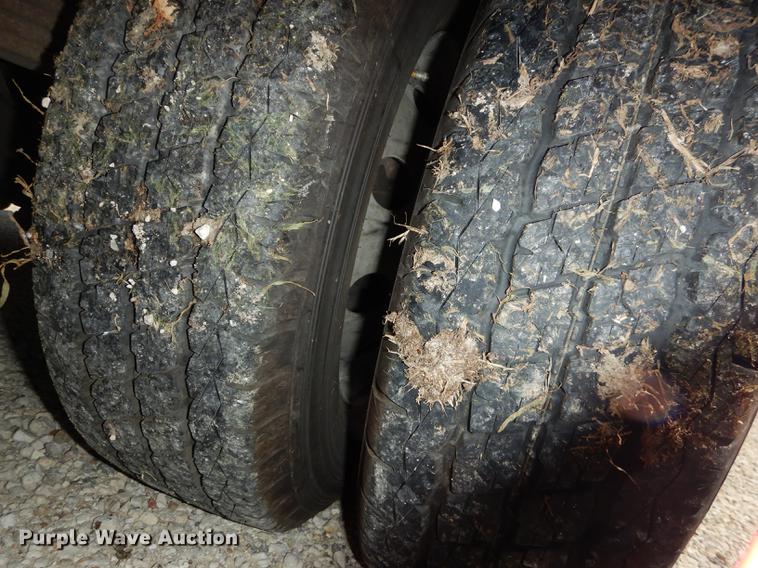 image for item DB8394 2000 Ford Econoline E450 Super Duty Collins school bus