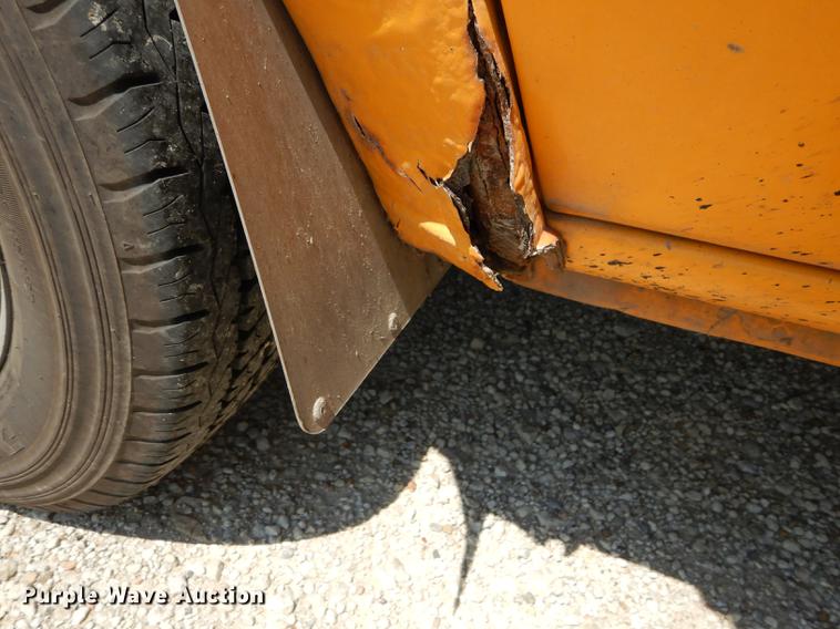 image for item DB8394 2000 Ford Econoline E450 Super Duty Collins school bus