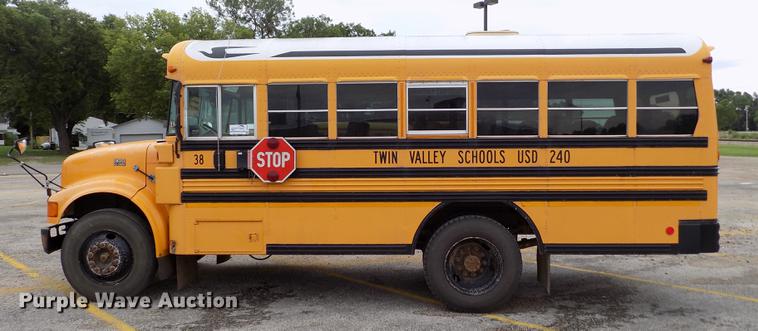 image for item DB9193 1998 International 3800 Bluebird school bus
