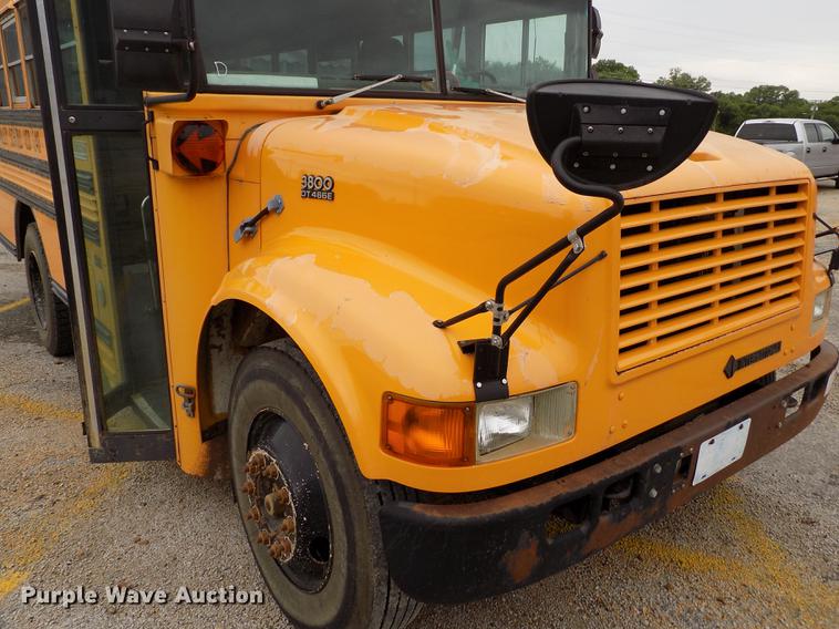 image for item DB9193 1998 International 3800 Bluebird school bus