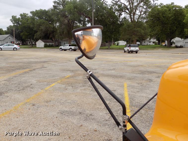 image for item DB9193 1998 International 3800 Bluebird school bus