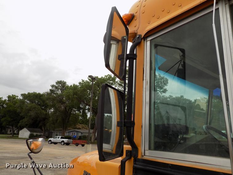 image for item DB9193 1998 International 3800 Bluebird school bus