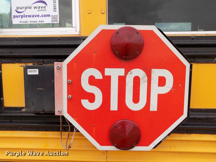 image for item DB9193 1998 International 3800 Bluebird school bus