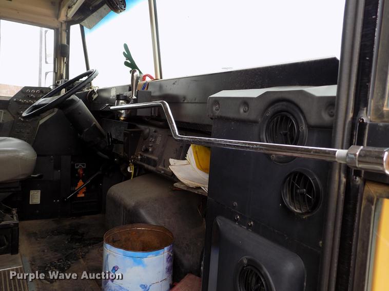 image for item DB9193 1998 International 3800 Bluebird school bus