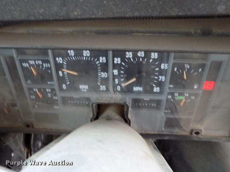 image for item DB9193 1998 International 3800 Bluebird school bus