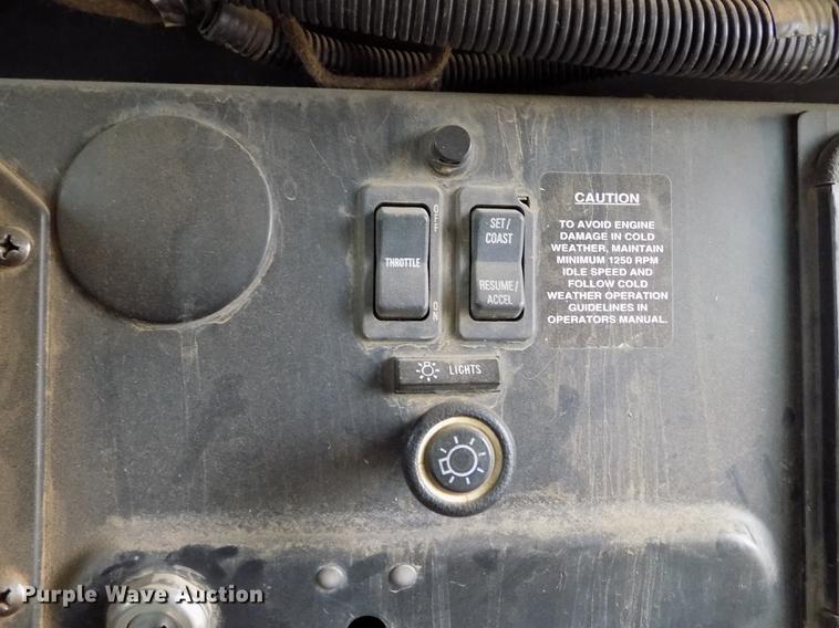 image for item DB9193 1998 International 3800 Bluebird school bus