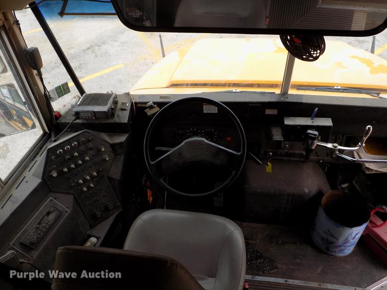 image for item DB9193 1998 International 3800 Bluebird school bus