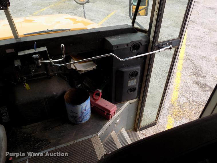 image for item DB9193 1998 International 3800 Bluebird school bus